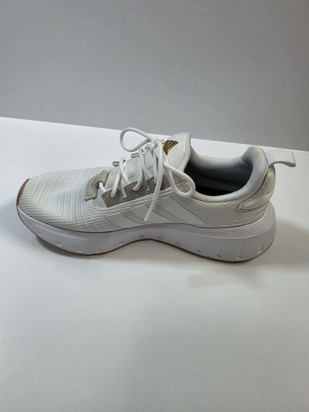 Adidas Swift Run 23 Women's White Gold Athletic Running Sneakers Size 8 IG4715 - Picture 5 of 9